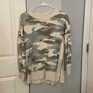 Airie camo crew neck - size xs